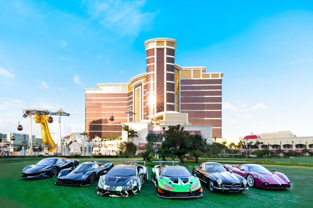 Wynn Signature Exhibition Unveiled with Spectacular Fanfare