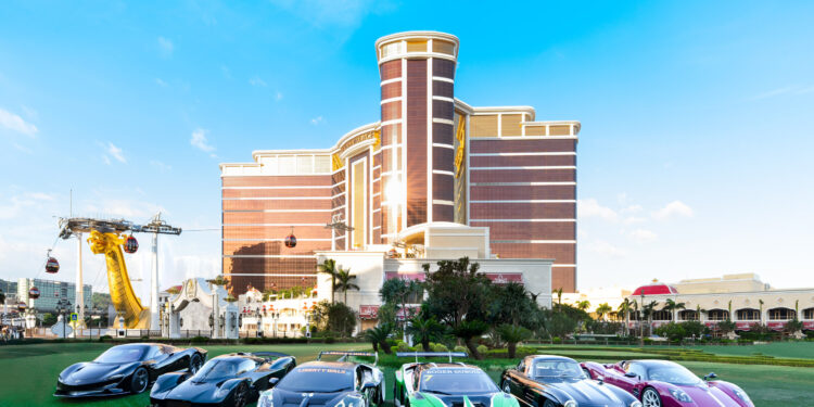 Wynn Signature Exhibition Unveiled with Spectacular Fanfare