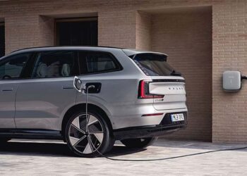 2026 Volvo EX90 Gets Faster Charging and New Features