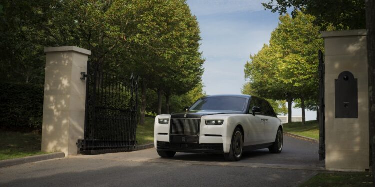 Rolls-Royce Unveils the Phantom Centenary Private Collection