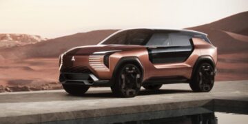 Mitsubishi unveils Elevance concept at Tokyo show