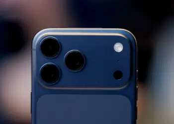 Apple Plans Major New Satellite-Powered Features for iPhones