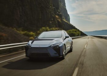 2026 Lexus ES Ushers in a New Era of Luxury in “The Standard of Amazing” Debut Video